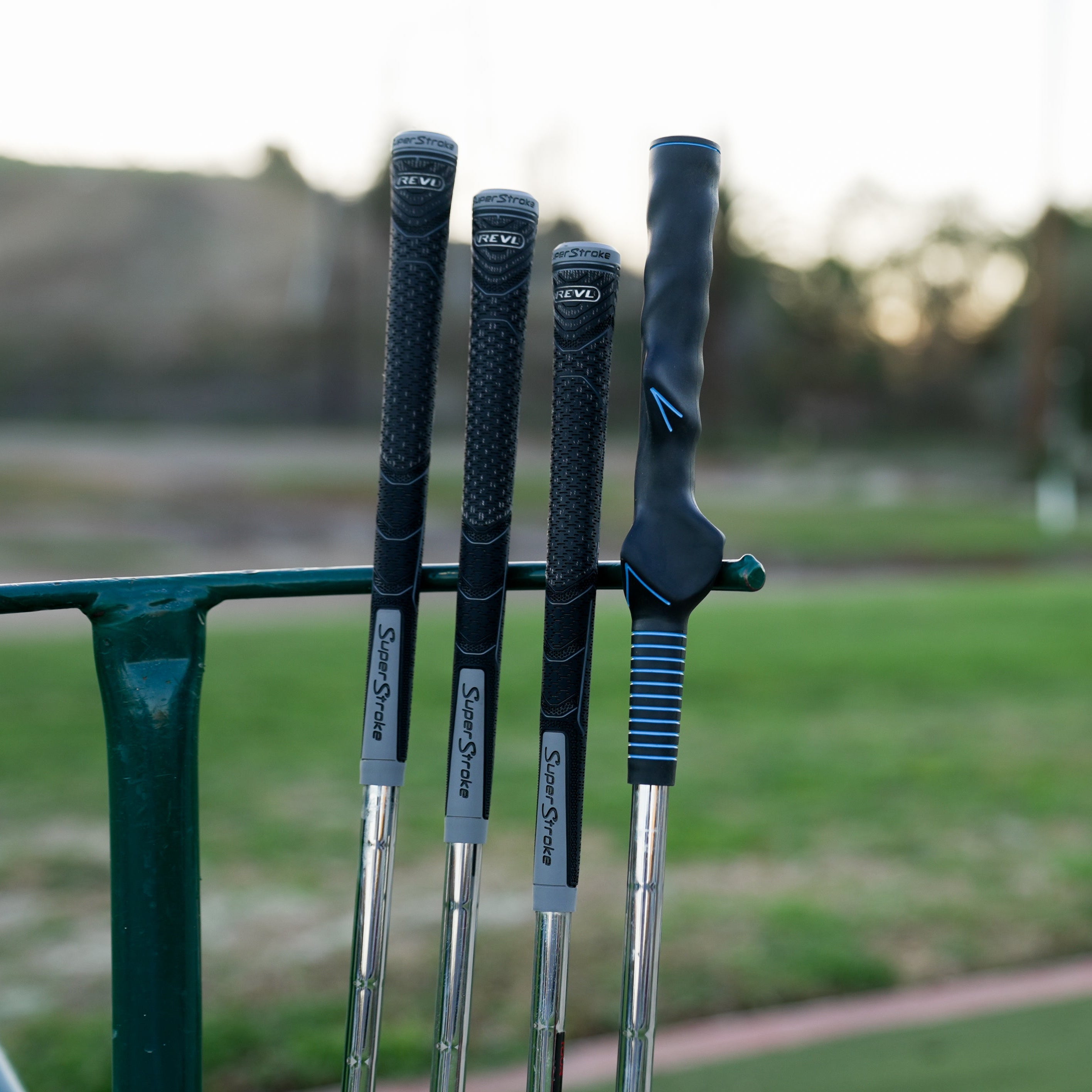 SUPERSTROKE TRAINING GRIP